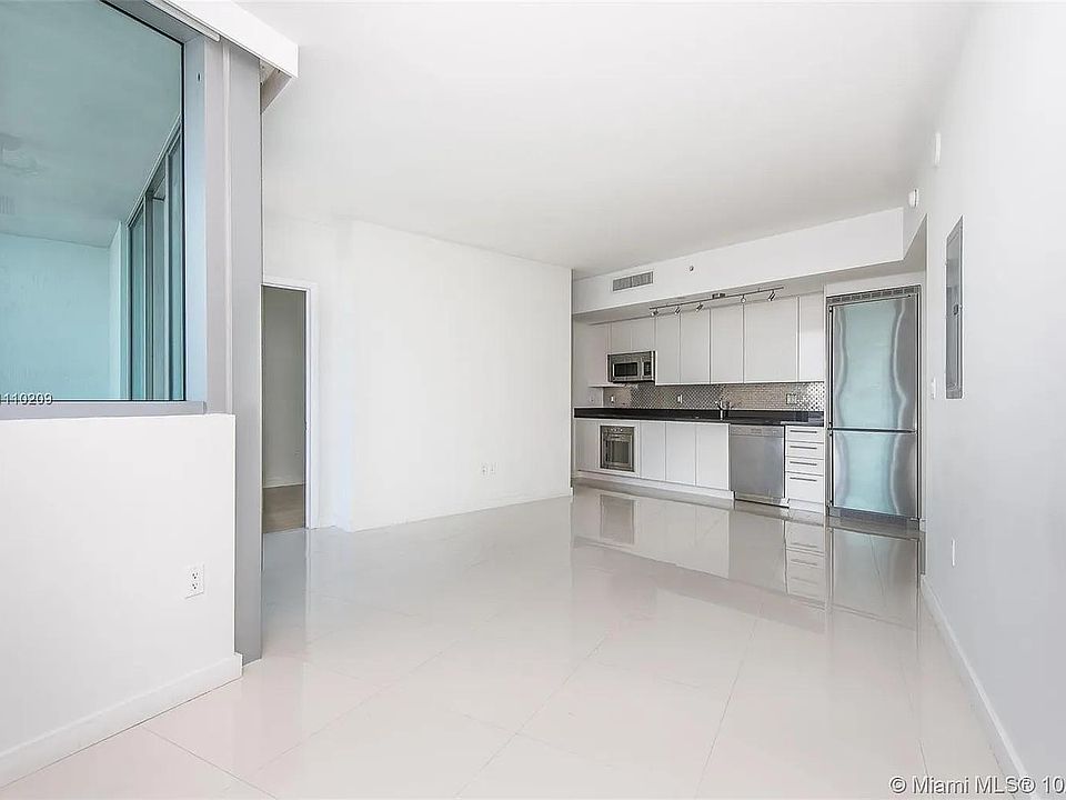 1st image of 92 SW 3rd St APT 4006