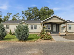 505 NE Adams Rd, Creston, WA 99117