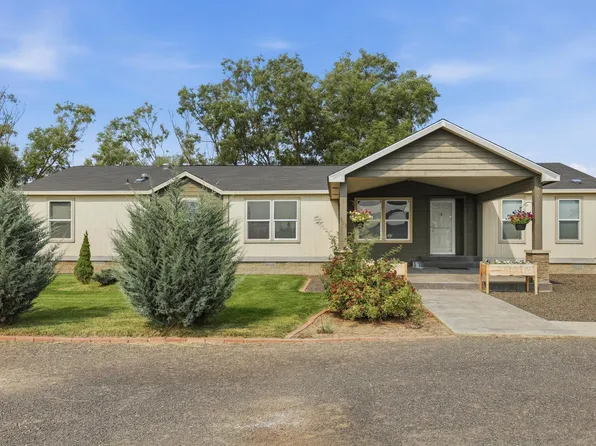 505 NE Adams Rd, Creston, WA 99117