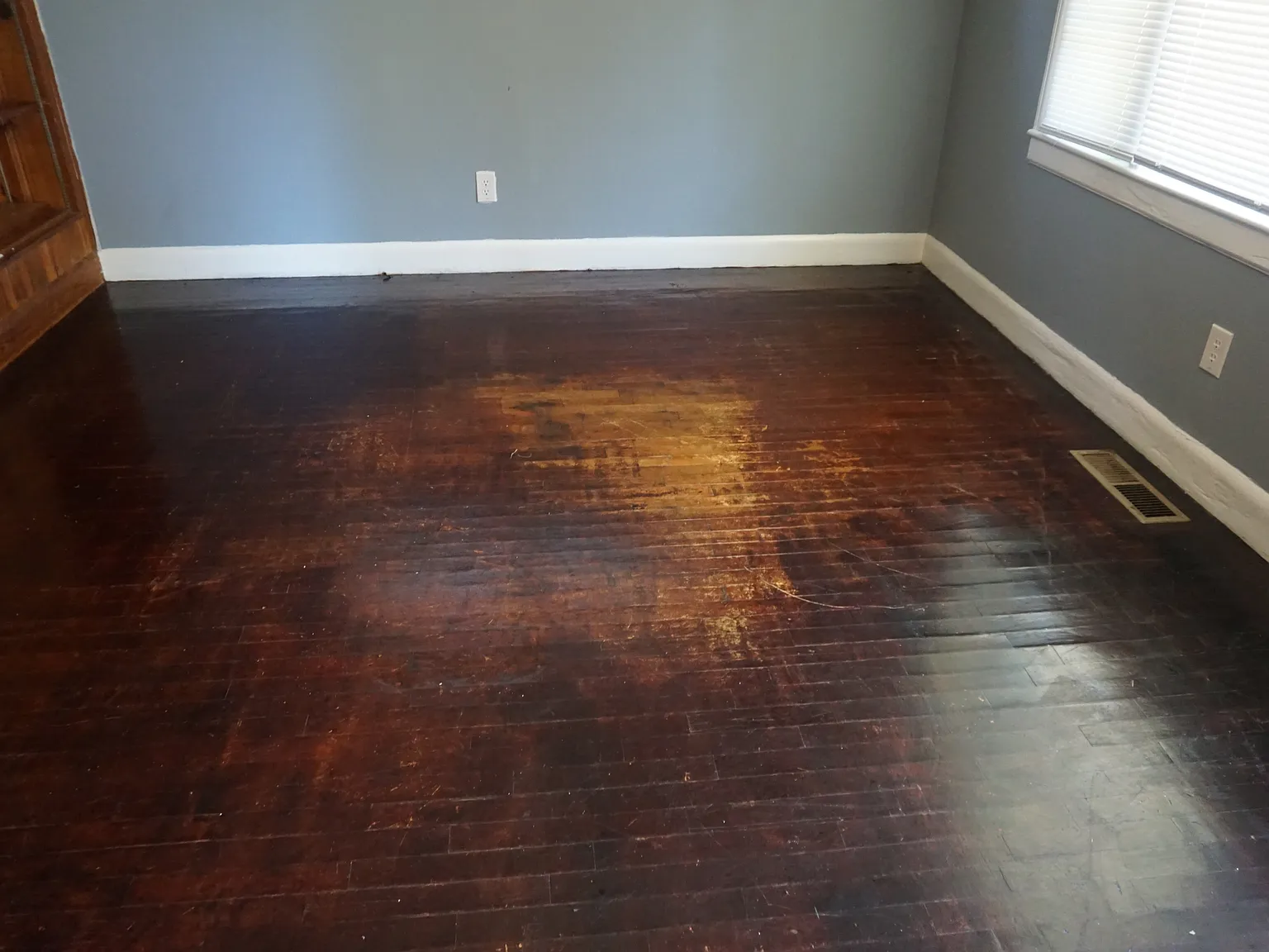215 Evans Street - 1 — Photo 4