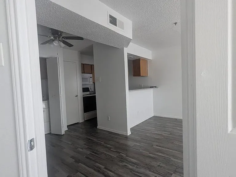 Bennett Place Apartments — Photo 39
