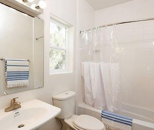lake-hodges-homes.com