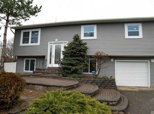 531 Hawkins Rd, Selden, NY 11784