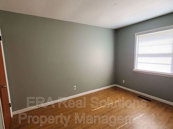 4th image of 1562 Huxley Dr