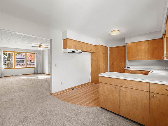 4th image of 806 Rock River Ave #808
