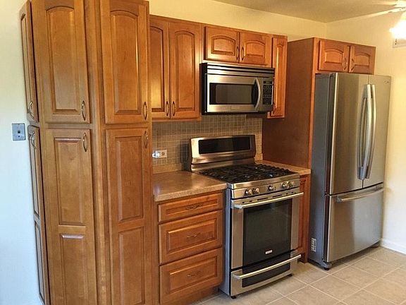 4th image of 481 Thornhill Ln APT A2