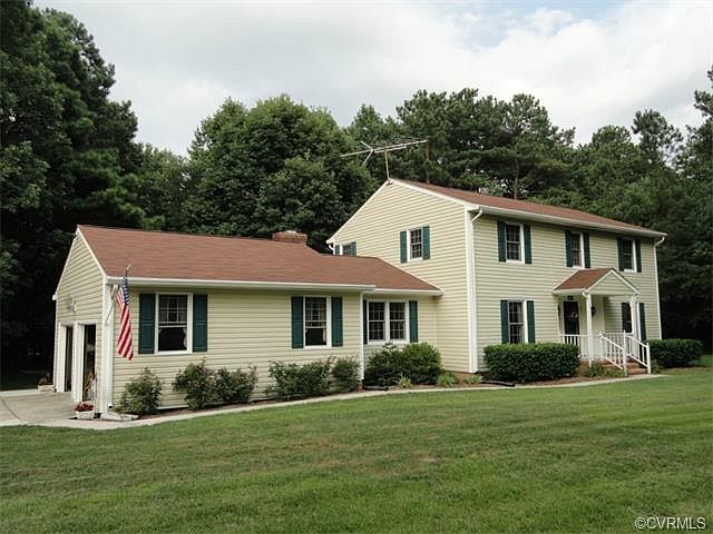 1st image of 18600 Lakewood Dr