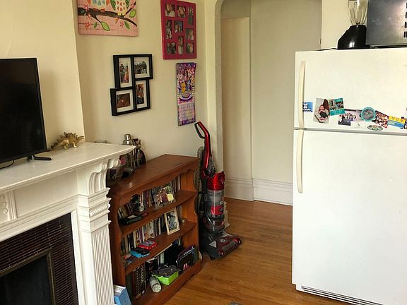 3rd image of 126 2nd St #8