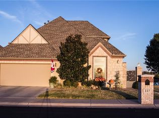 227 Boulevard Du Lac, Norman, OK 73071