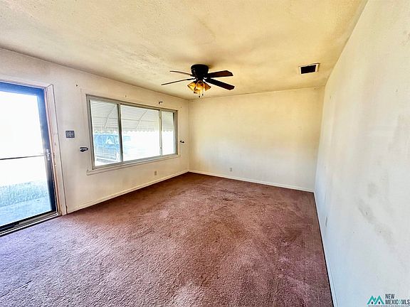 2nd image of 918 Mesquite St