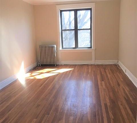 2nd image of 2208 W Berteau Ave APT 3