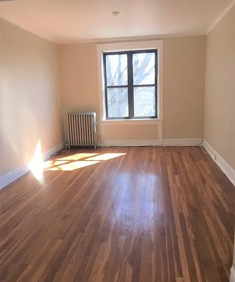 2208 W Berteau Ave #3 — Photo 2