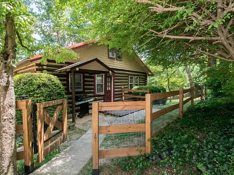 117 Lake Dr — Photo 9