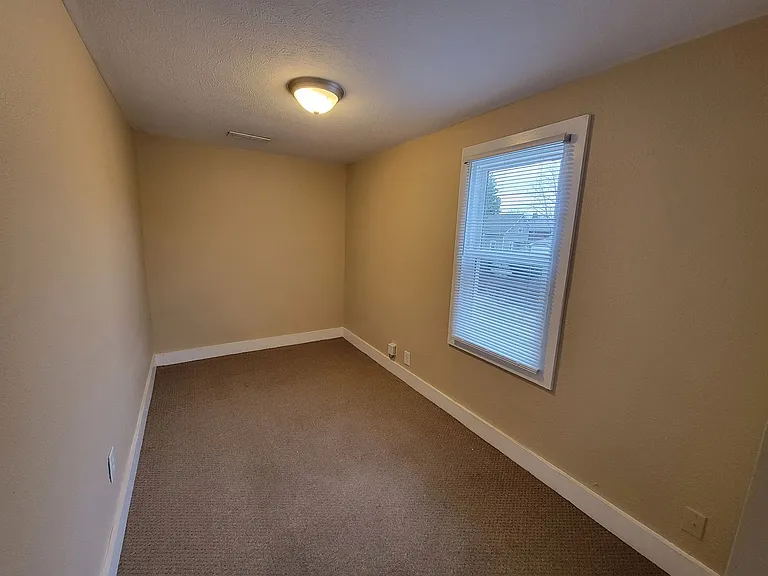 916 N Hill St — Photo 53