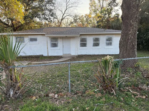 2911 Buddys Ln, Pensacola, FL 32505