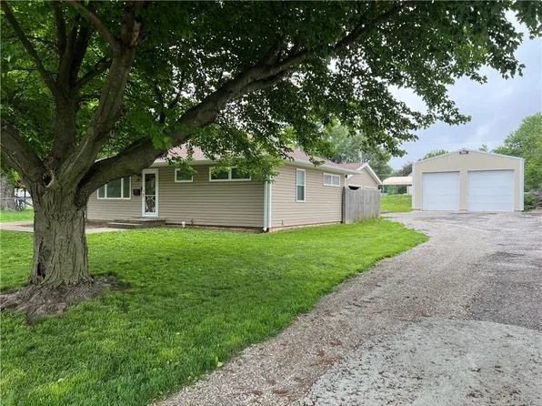 1309 Mound St, Mound City, MO 64470