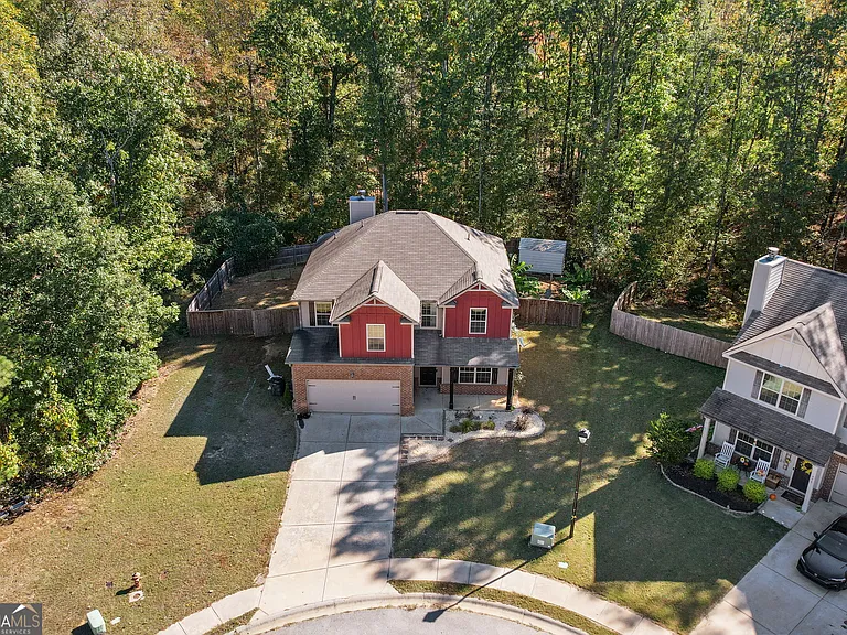 475 Louise Way — Photo 36