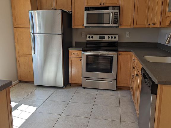3rd image of 9216 Graceland Pl