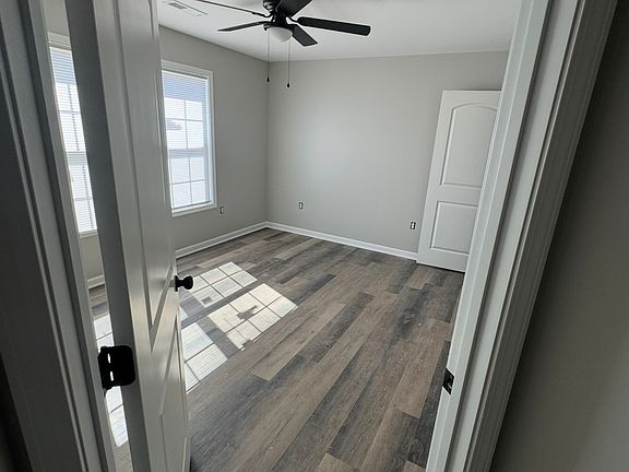 5th image of 7016 Caravan Dr
