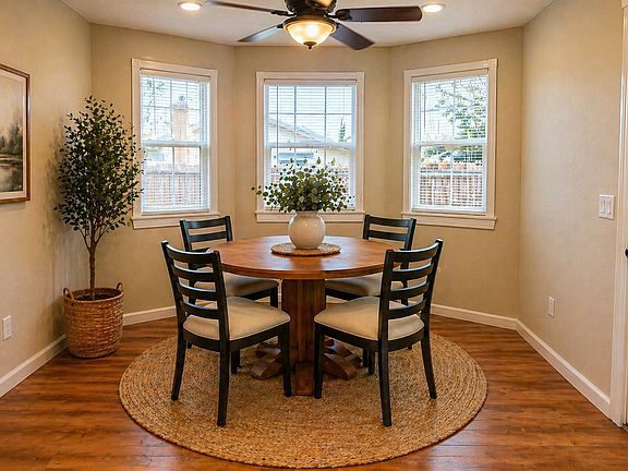 Dining Area 
Note: Virtually Stage