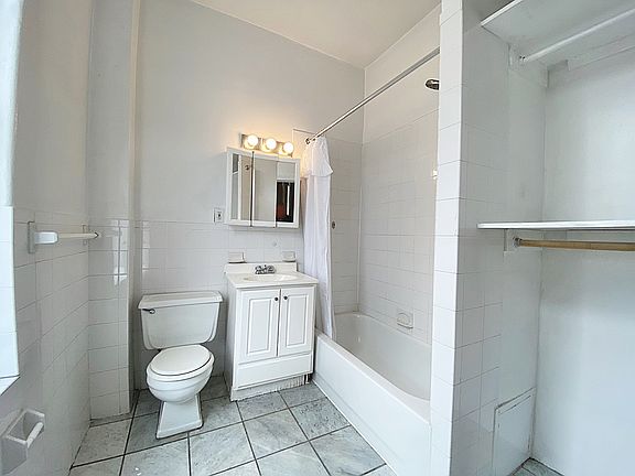 5th image of 210 W 94th St #2W