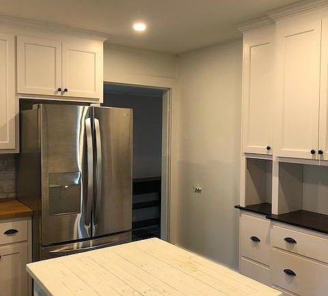 5th image of 821 Sunrise St