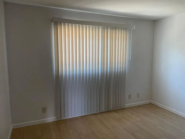 1559 W 205th St #3 — Photo 5