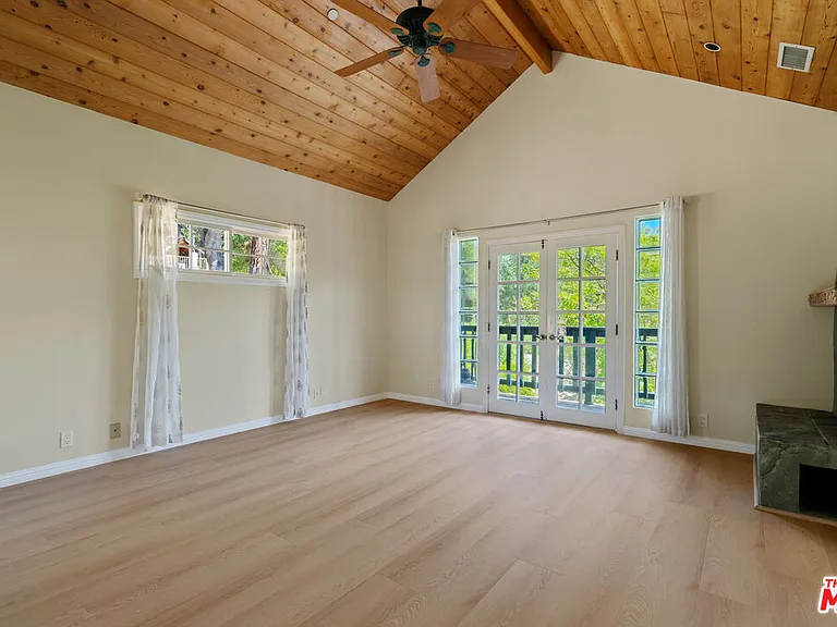 20912 Fontaine Rd — Photo 19