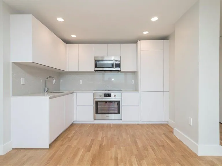 335 Harvard St #2 — Photo 5