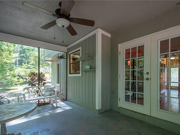 5th image of 300 Waterford Cir W