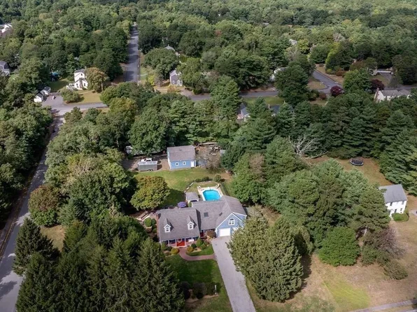 55 Bay Farm Dr, Plymouth, MA 02360