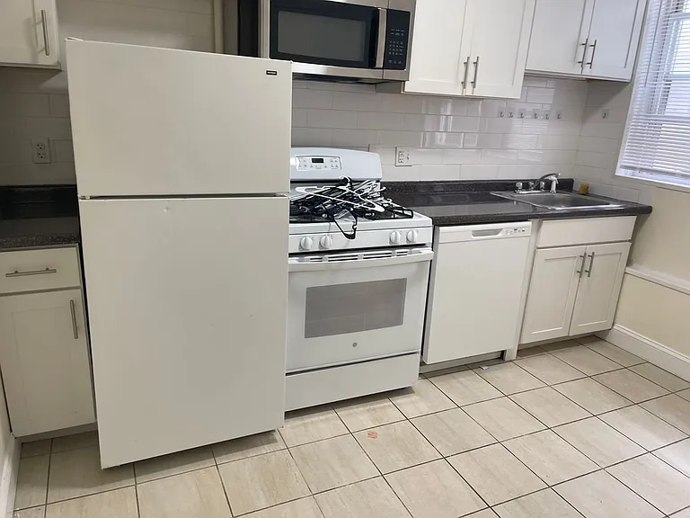 524 Cambridge St #3 — Photo 10