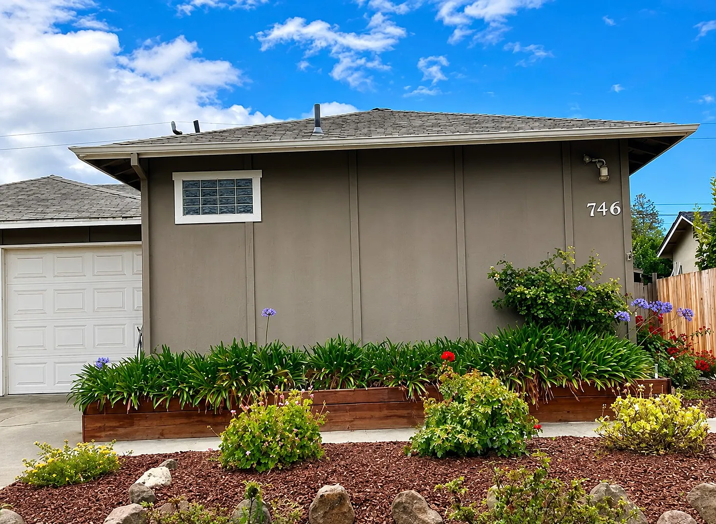 3 bed, 1700 sqft, $4,900 — Photo 2