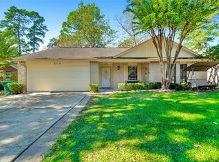 215 Bedford Ln, Conroe, TX 77303