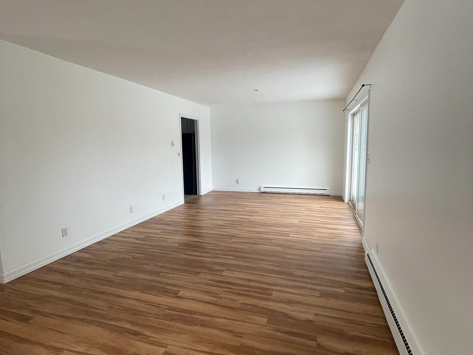 2 bed, 1114 sqft, $2,400 — Photo 3
