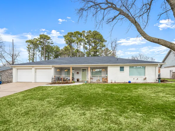 1103 NE 2nd St, Bentonville, AR 72712