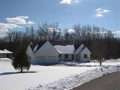 1st image of 650 Trout Ct NE