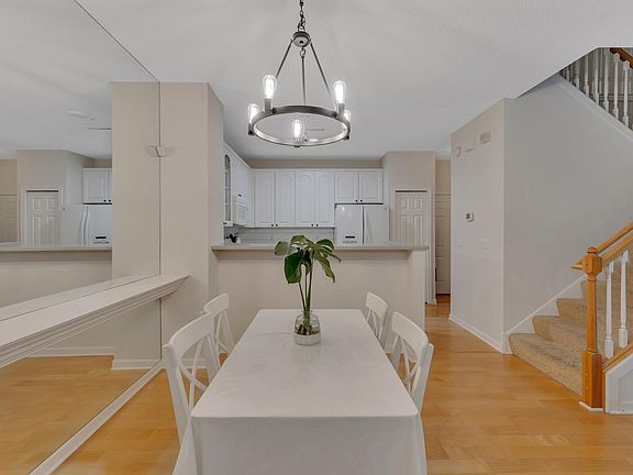 5th image of 1634 Woodlynn Ave Unit 3