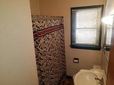 929 Devine St — Photo 6