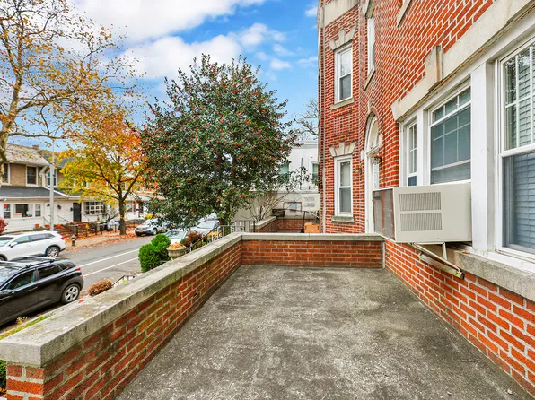 536 68th Street image 4 of 32