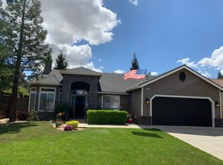 1925 Sterling Ave, Sanger, CA 93657