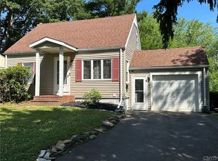 12 Tibbitts Rd, New Hartford, NY 13413