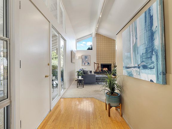 3rd image of 1164 Dolores Dr