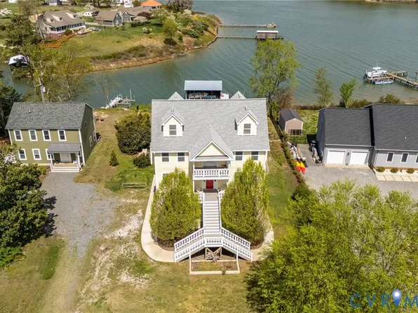 1667 Locust Grove Rd, Topping, VA 23169