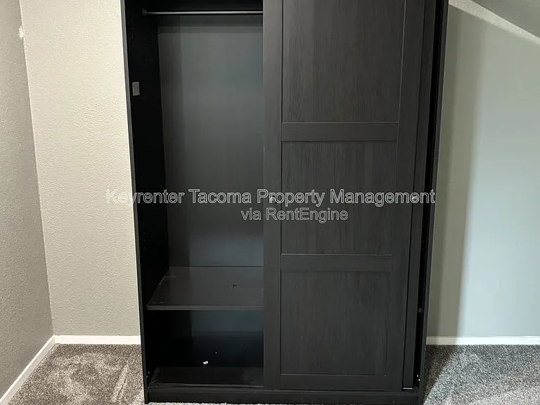 1302 E 40th St #5 — Photo 5