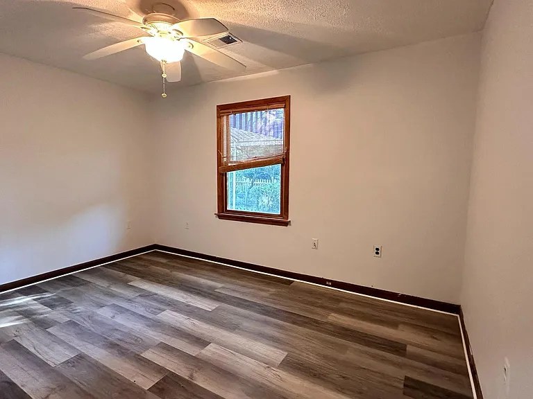 8334 Idylwood Rd — Photo 15