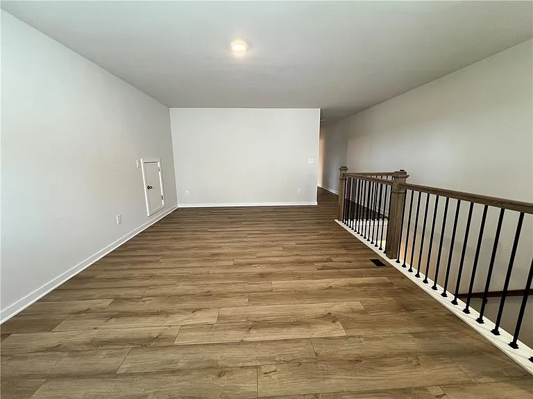 905 Winding Rose Dr — Photo 31