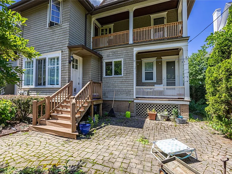 326 Barrington St #2 — Photo 38