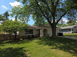 8045 S Wayland Dr, Oak Creek, WI 53154