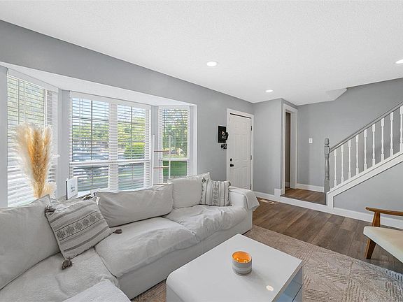 4th image of 1012 Mersey Bend Dr